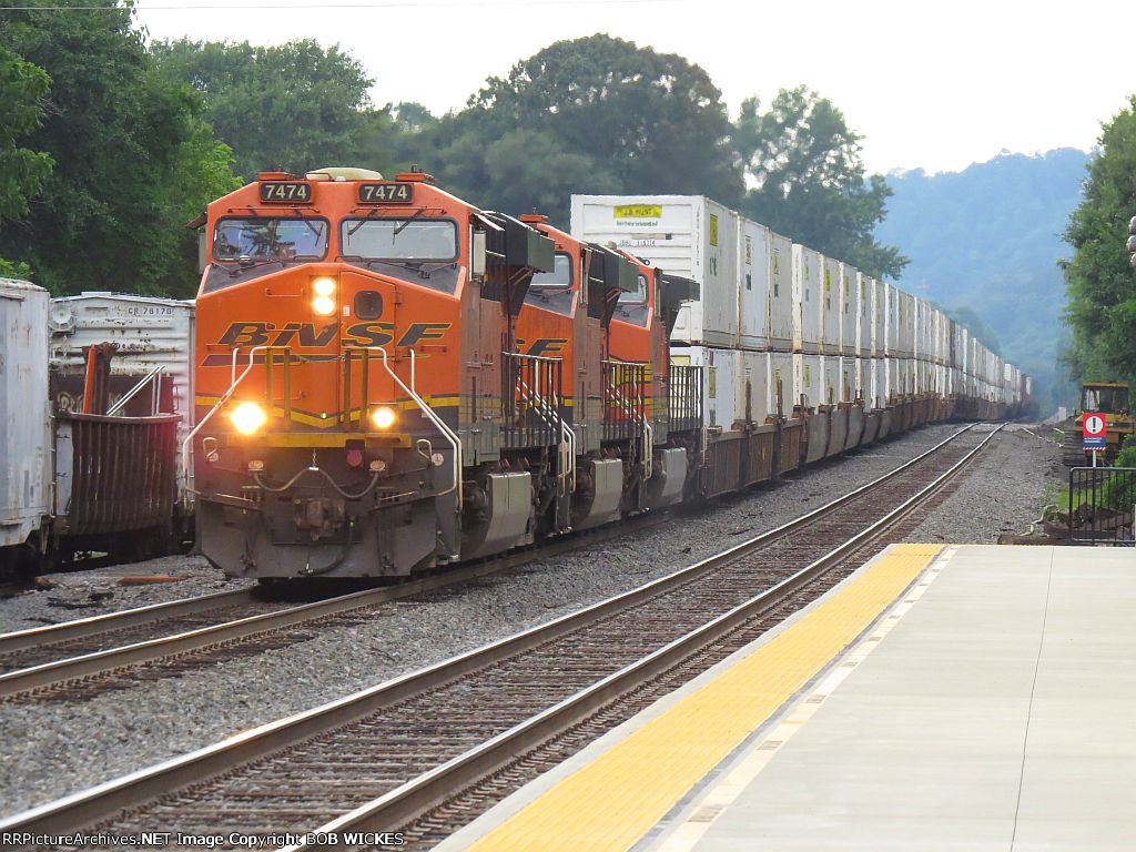 BNSF 7474